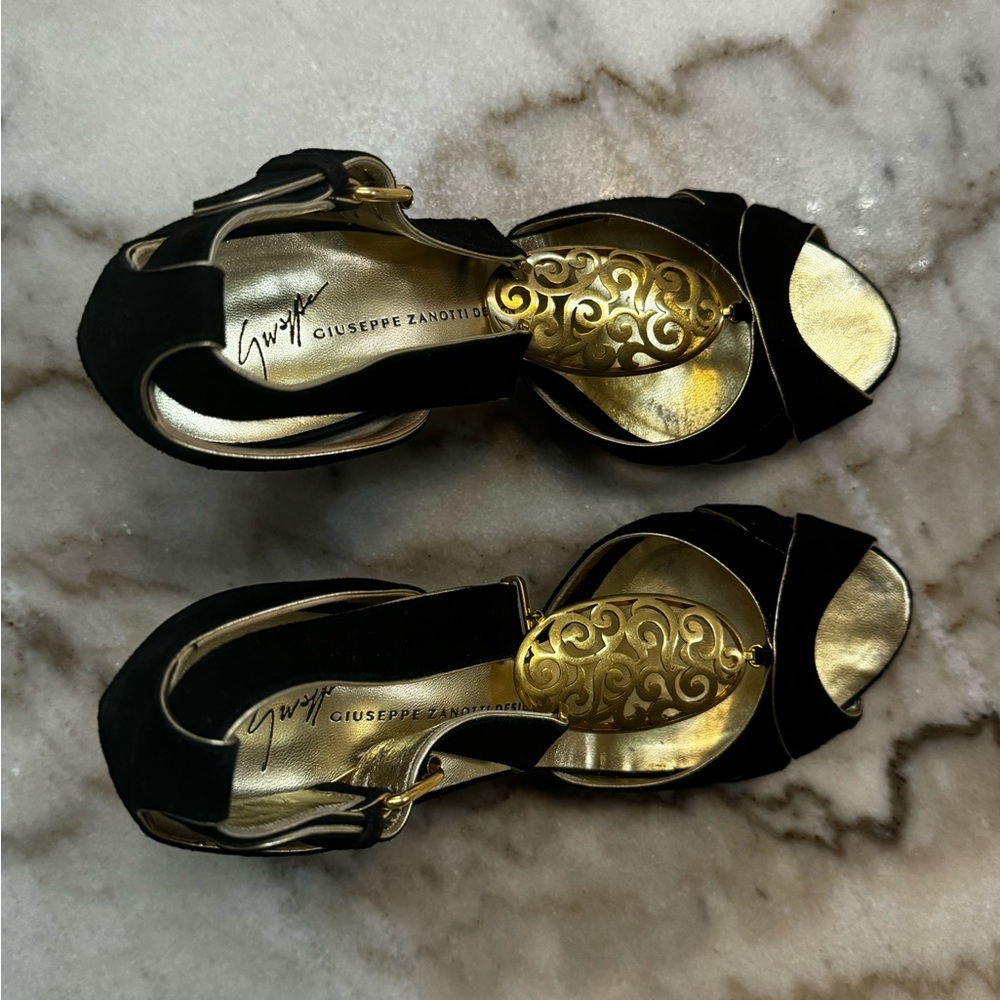 Guiseppe Zanotti Black Suede Sandals